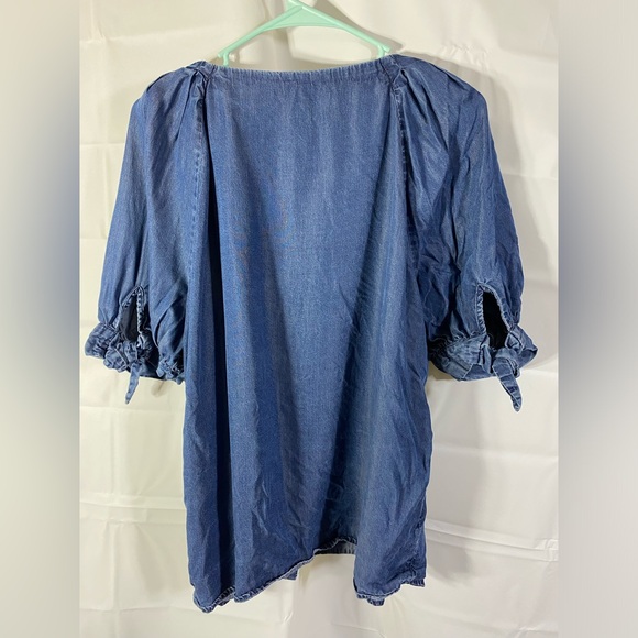 Denim look poof sleeve blouse - Picture 5 of 5